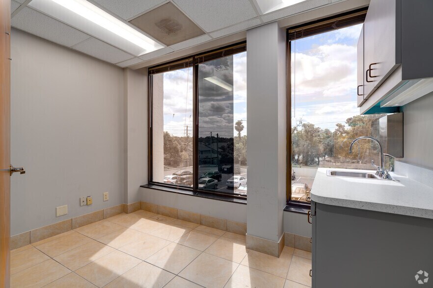 More Photos Of 616 E Altamonte Dr, Altamonte Springs Medical For Sale
