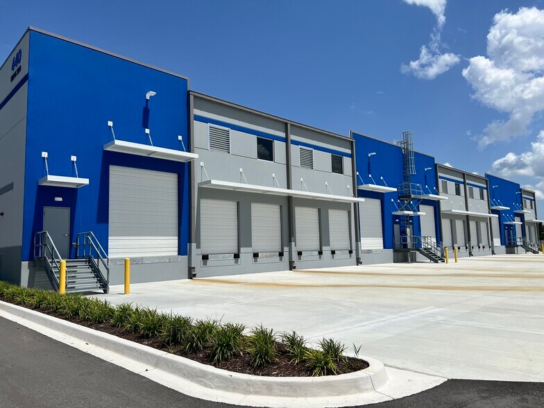 More Photos Of 440 Dundas Dr, Jacksonville Unknown For Lease