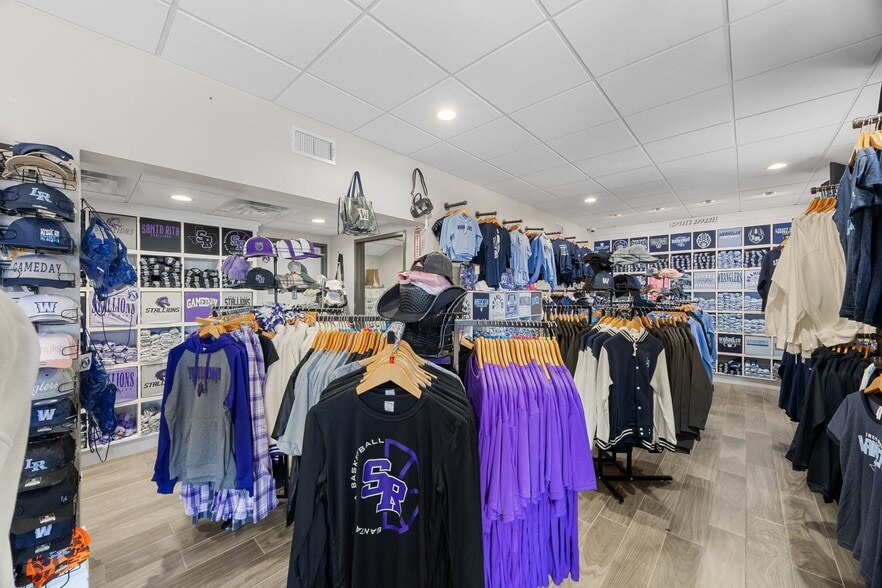 More Photos Of 14262 W State Highway 29, Liberty Hill General Retail For Sale