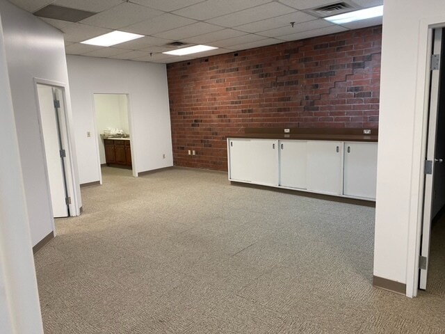More Photos Of 850 Main St, Westbrook Office For Lease