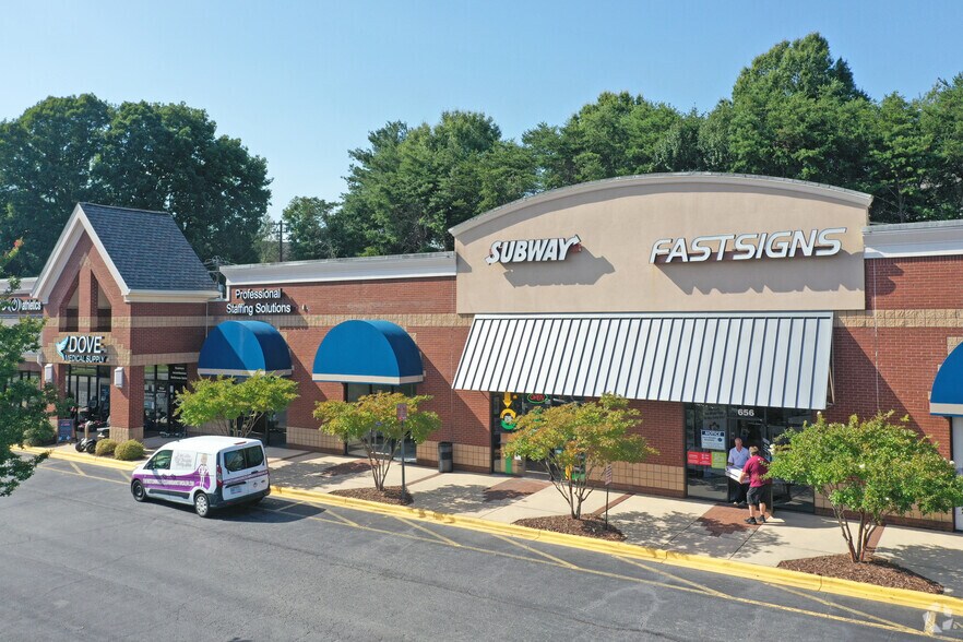 More Photos Of 500-692 Hanes Mall Blvd, Winston-Salem Unknown For Lease