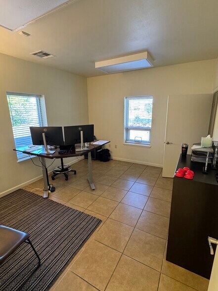 More Photos Of 5 Production Dr, Little Rock Warehouse For Lease