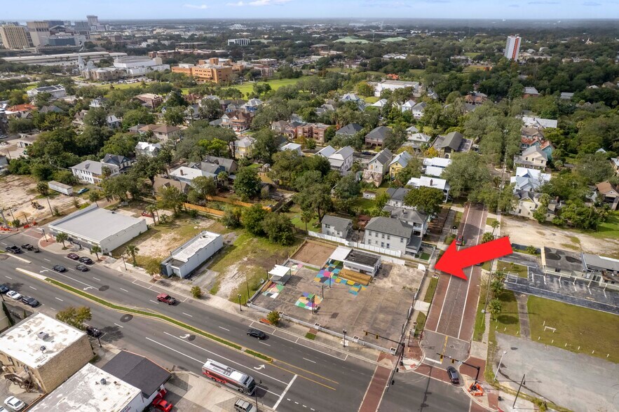 More Photos Of 1352 N Main St, Jacksonville Auto Dealership For Lease