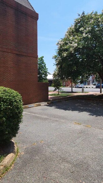 More Photos Of 7 W Queens Way, Hampton Medical For Sale