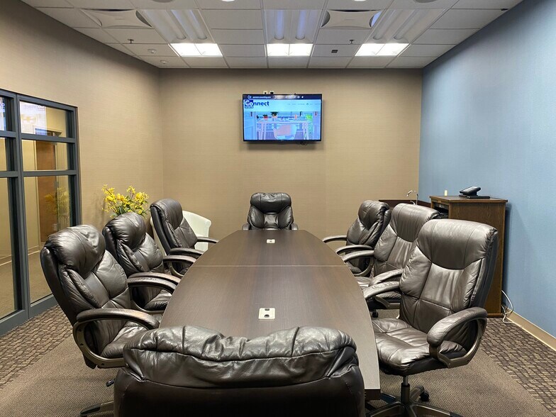 More Photos Of 3340-3350 NE Ralph Powell Rd, Lee's Summit Office For Sale