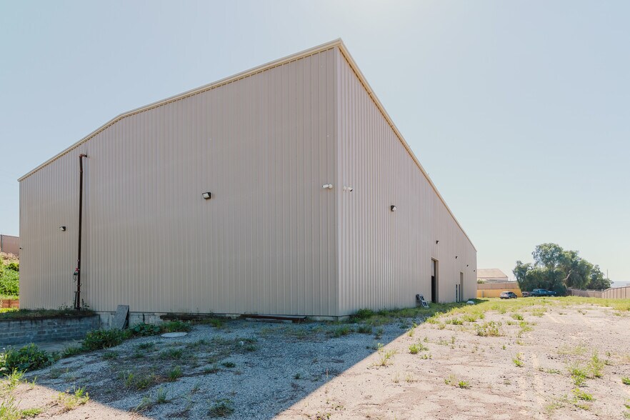 More Photos Of 151-161 Airport Rd, King City Warehouse For Lease
