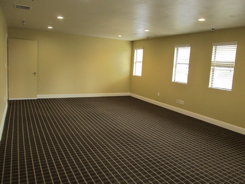 More Photos Of 1012 Sutton Way, Grass Valley Office For Lease