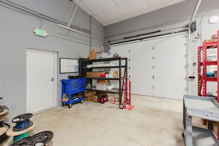 More Photos Of 1415 Lumsden Rd, Port Orchard Warehouse For Sale
