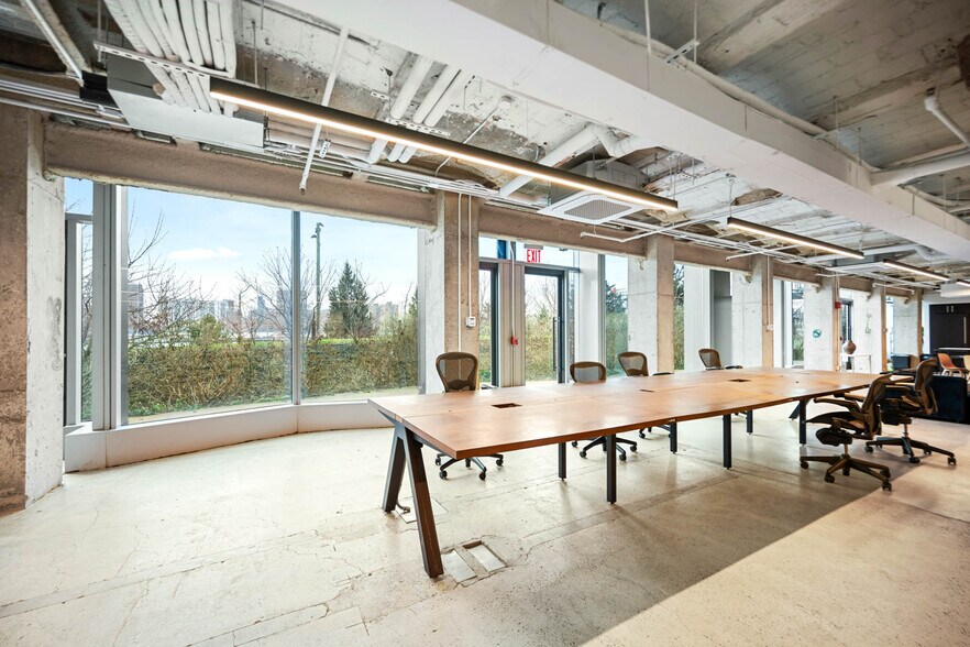 More Photos Of 10 Jay St, Brooklyn Office For Lease