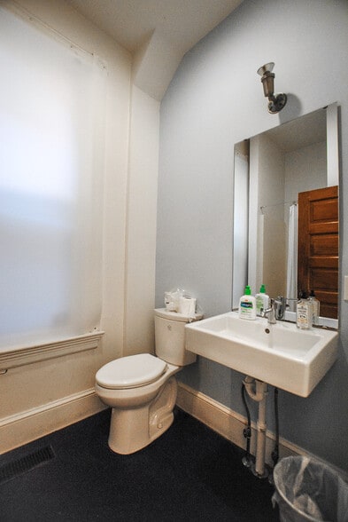 More Photos Of 34 E 25th St, Baltimore Office Residential For Sale