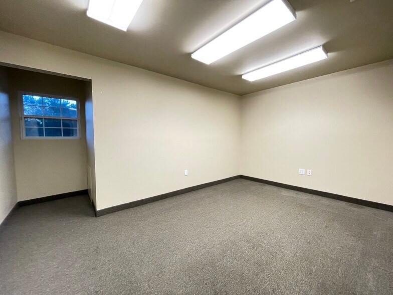 More Photos Of 5550 NW 111th Blvd, Gainesville Office For Sale