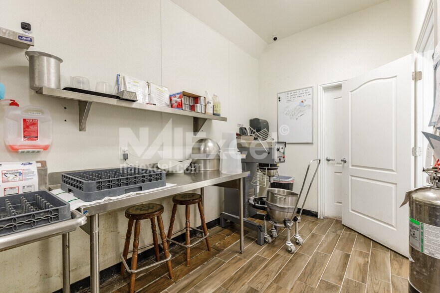 More Photos Of 435 N Bluff St, Saint George Freestanding For Lease