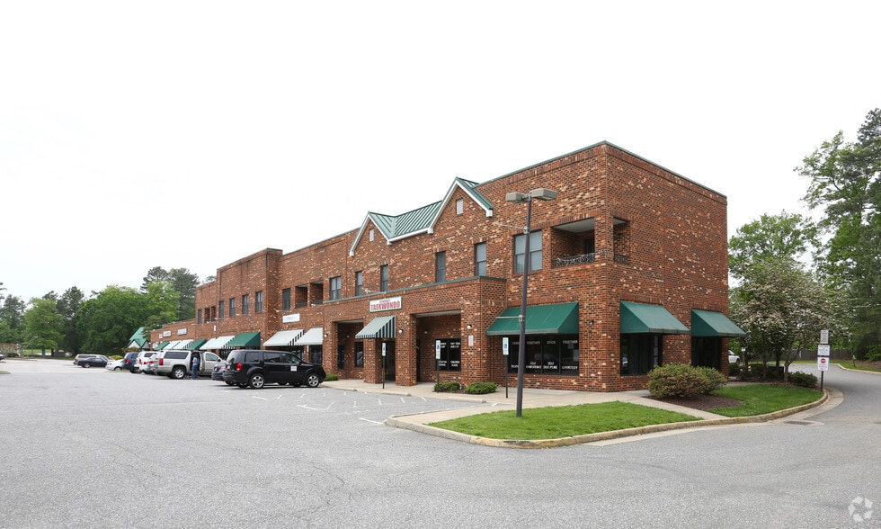 More Photos Of 14722-14742 Village Square Pl, Midlothian Storefront For Lease