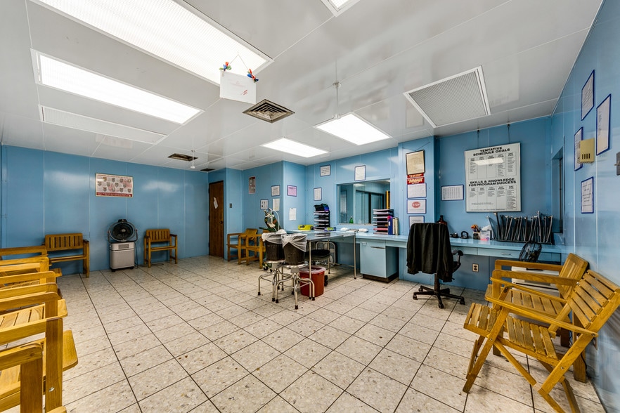 More Photos Of 8345 Walnut Hill Ln, Dallas Medical For Sale