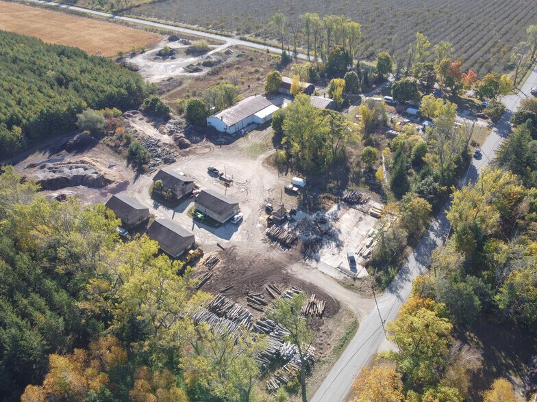 More Photos Of 5052 Reynolds Rd, Sturgeon Bay Flex For Sale