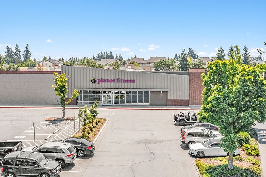 More Photos Of 19003 S Beavercreek Rd, Oregon City General Retail For Lease