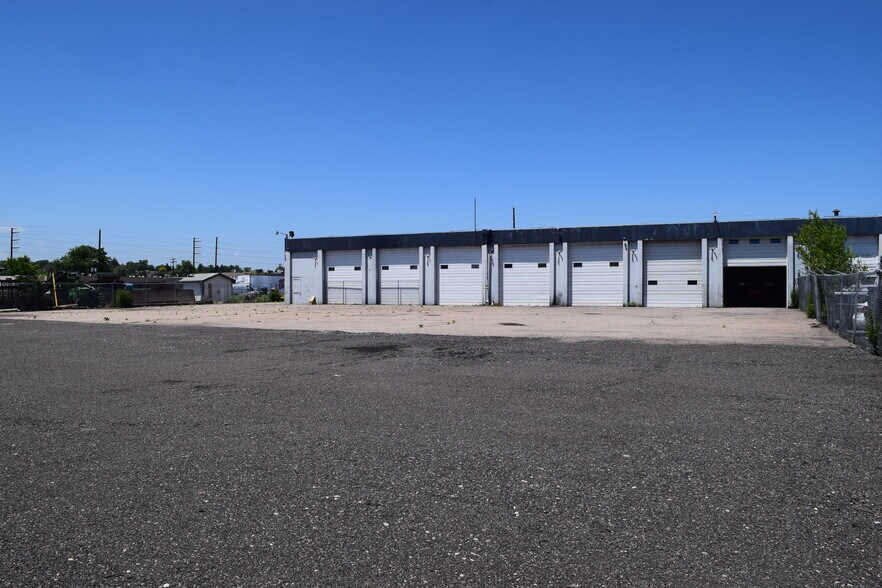 More Photos Of 1207 S Platte River Dr, Denver Warehouse For Lease
