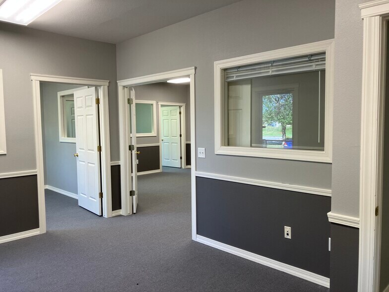 More Photos Of 1801 SW Regional Airport Blvd, Bentonville Unknown For Lease