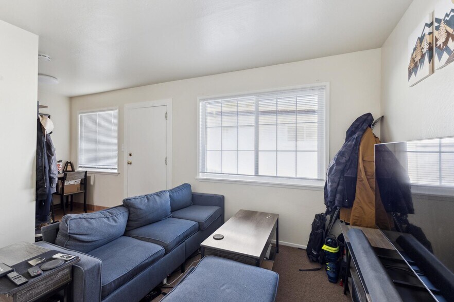 More Photos Of 6563 Shattuck Ave, Oakland Apartments For Sale