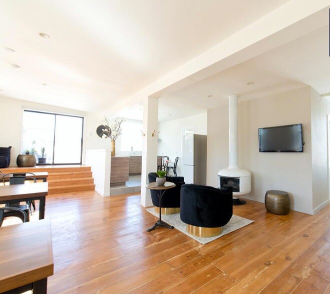 More Photos Of 3178-3180 17th St, San Francisco Loft Creative Space For Lease