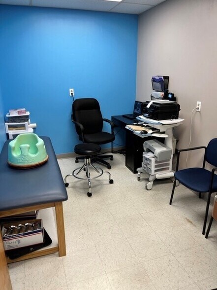 More Photos Of 20 Hope Ave, Waltham Medical For Lease