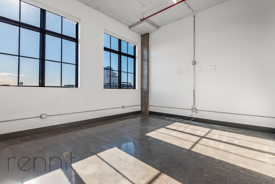 More Photos Of 640 Parkside Ave, Brooklyn Warehouse For Lease