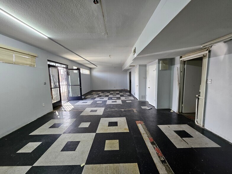 More Photos Of 6829 Crenshaw Blvd, Los Angeles Industrial For Sale