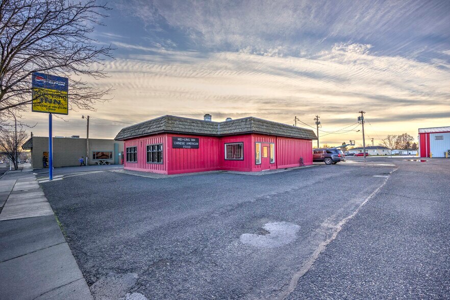 Primary Photo Of 627 S Columbia Ave, Connell General Retail For Lease