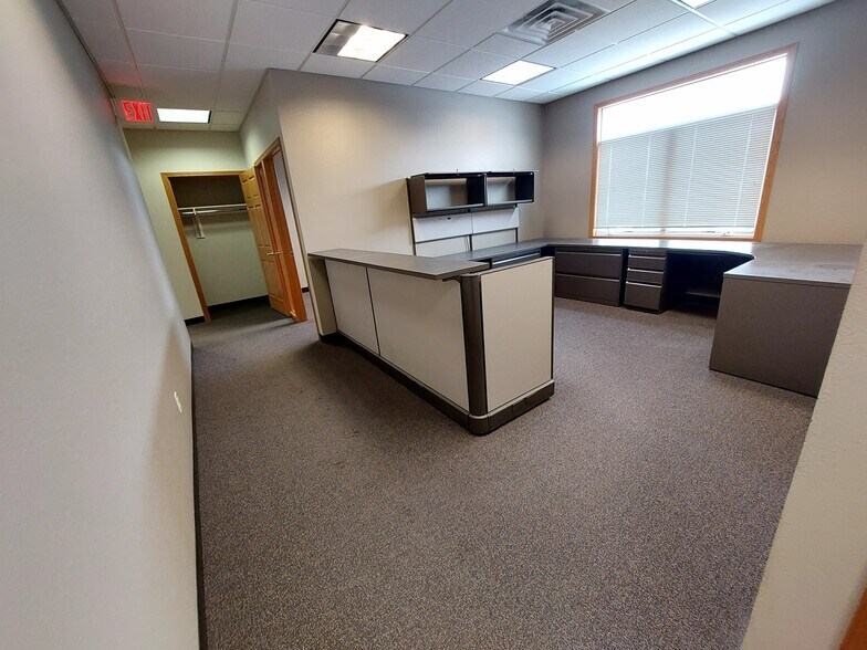 More Photos Of 435 Village Walk Ln, Johnson Creek Office For Lease