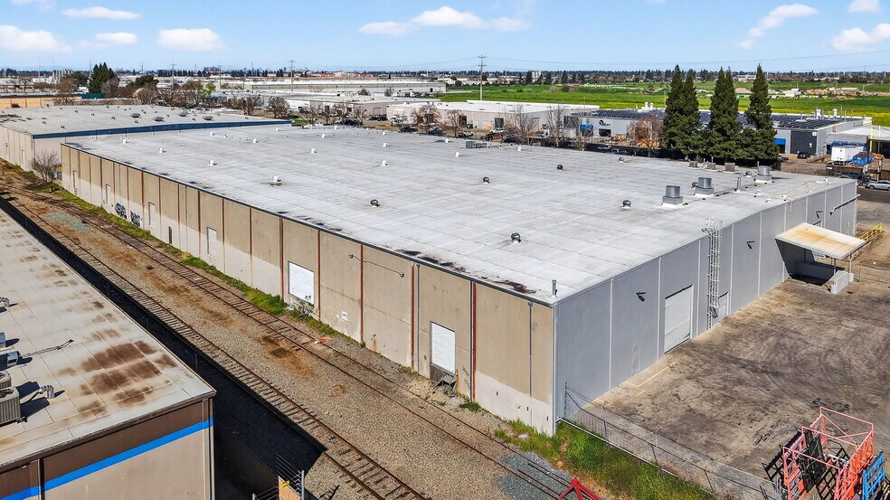 More Photos Of 8640-8670 23rd Ave, Sacramento Warehouse For Sale