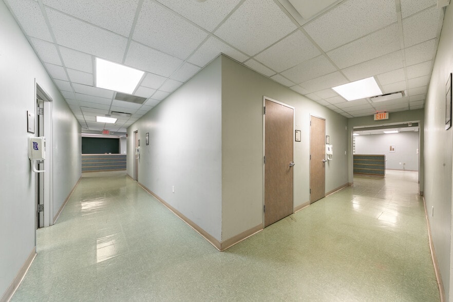 More Photos Of 3828 Avenue N, Galveston Hospital For Lease