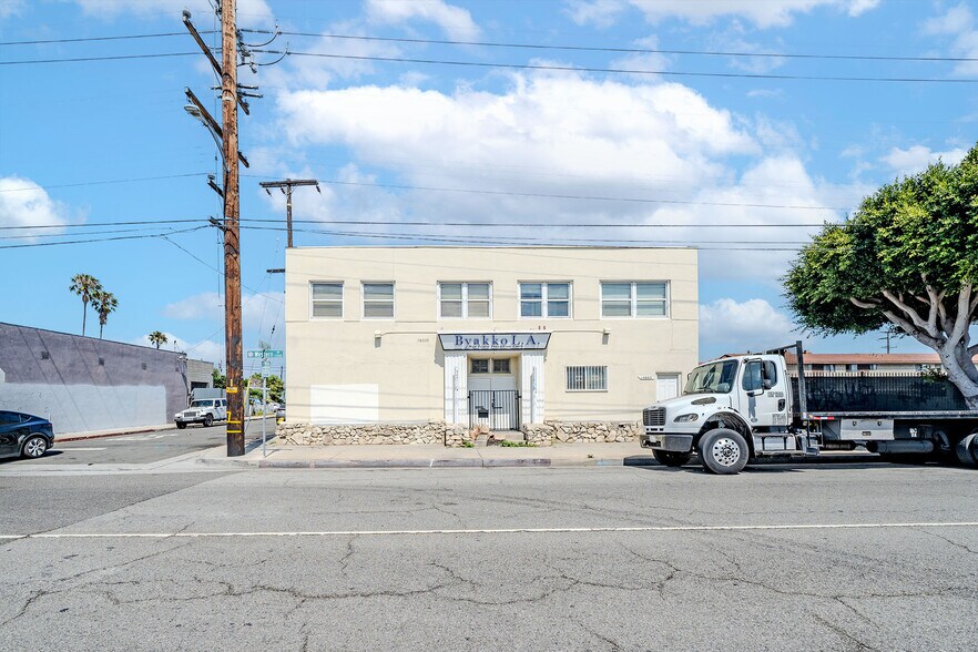 More Photos Of 15000 S Western Ave, Gardena Storefront Retail Office For Sale