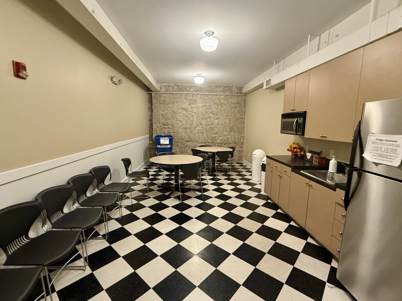 More Photos Of 675 Seminole Ave NE, Atlanta Office For Sale