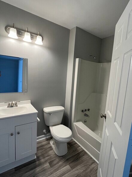 More Photos Of 1931 Mereview Ct, Charlotte Apartments For Sale