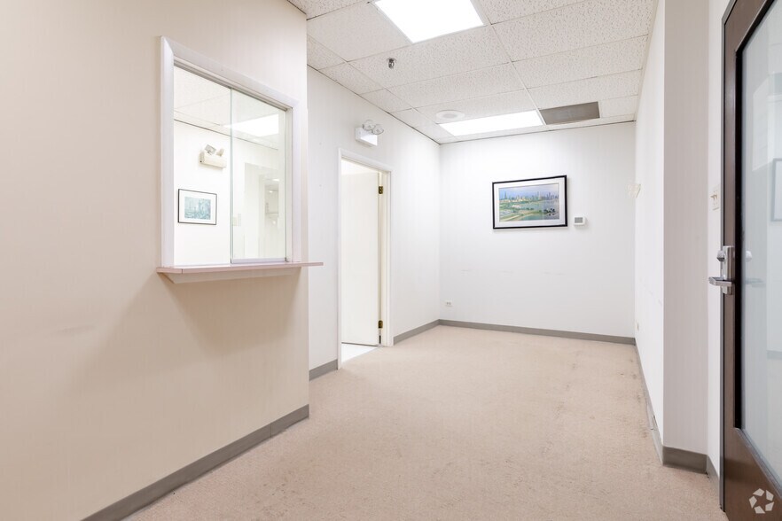 More Photos Of 3060-3080 Ogden Ave, Lisle Unknown For Lease