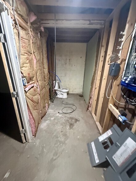 More Photos Of 5819 S Owasso Ave, Tulsa Warehouse For Lease