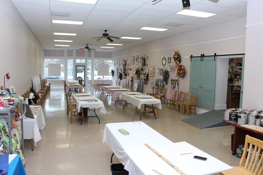 More Photos Of 310 S Salisbury Ave, Spencer General Retail For Sale