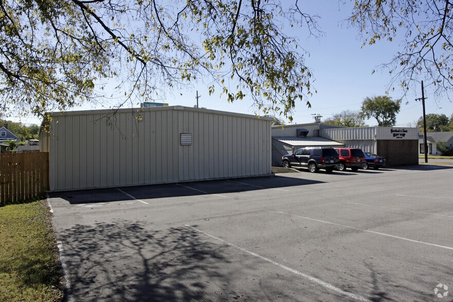 More Photos Of 910 51st Ave N, Nashville Auto Repair For Sale