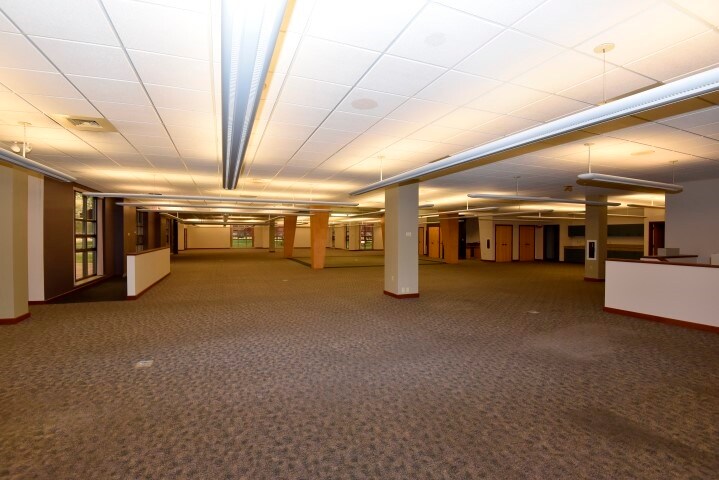 More Photos Of 2834 Northgate Dr, Iowa City Office For Sale