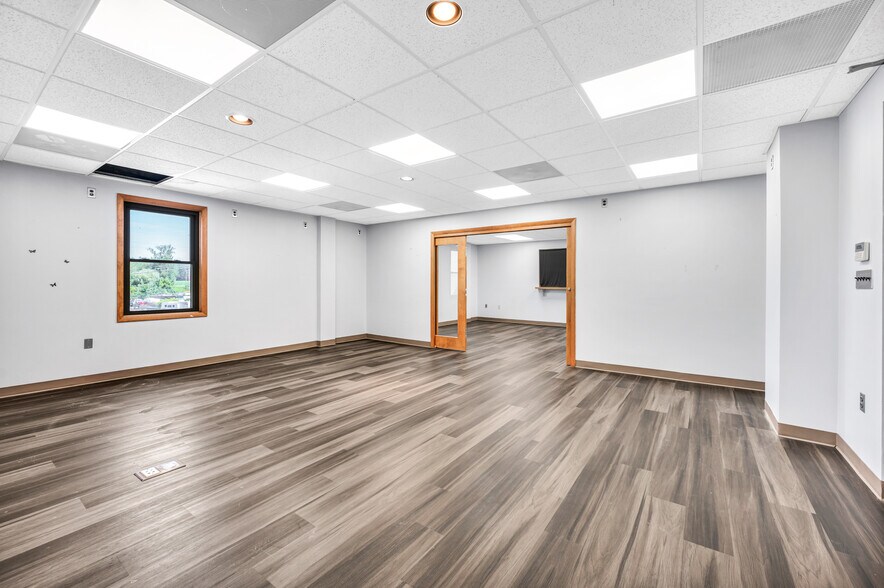 More Photos Of 351 Merline Rd, Vernon Medical For Lease