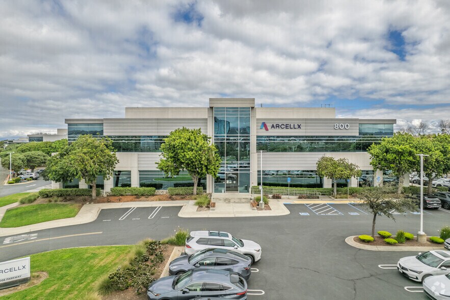 More Photos Of 800 Bridge Pky, Redwood City Office For Lease