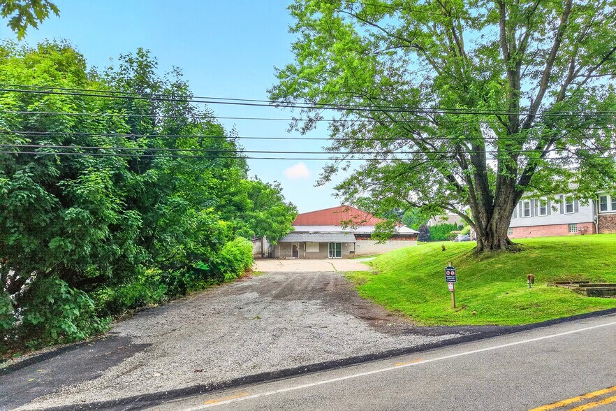 More Photos Of 1365 Mount Pleasant Rd, Greensburg Warehouse For Sale