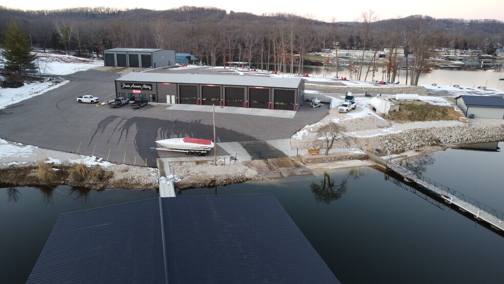 More Photos Of 27 Lighthouse Marina Rd, Sunrise Beach General Retail For Sale