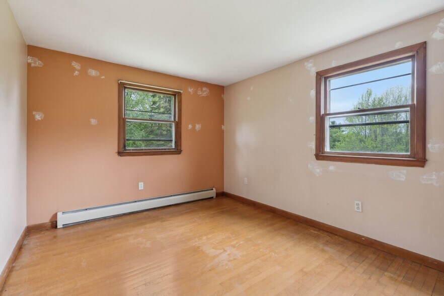 More Photos Of 705 Maine Ave, Farmingdale Multifamily For Sale