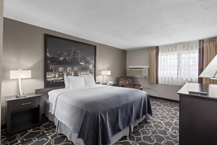 More Photos Of 4321 N Corrington Ave, Kansas City Hotel For Sale