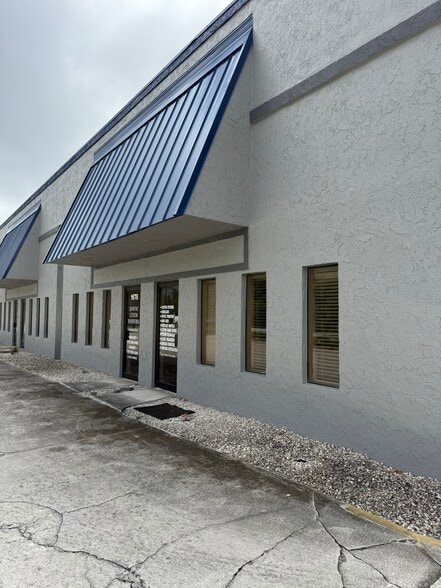 More Photos Of 1620-1646 SE Village Green Dr, Port, Port Saint Lucie Warehouse For Lease