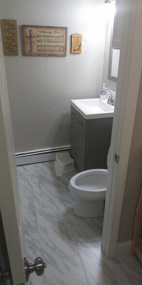 More Photos Of 14 Felton St, Waltham Office For Lease