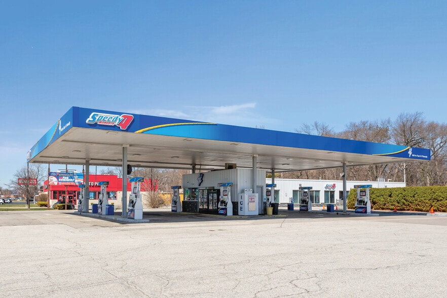 Primary Photo Of 3786 Pine Grove Ave, Fort Gratiot Convenience Store For Sale
