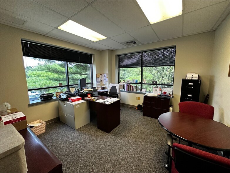 More Photos Of 1850 William Penn Way, Lancaster Office For Lease