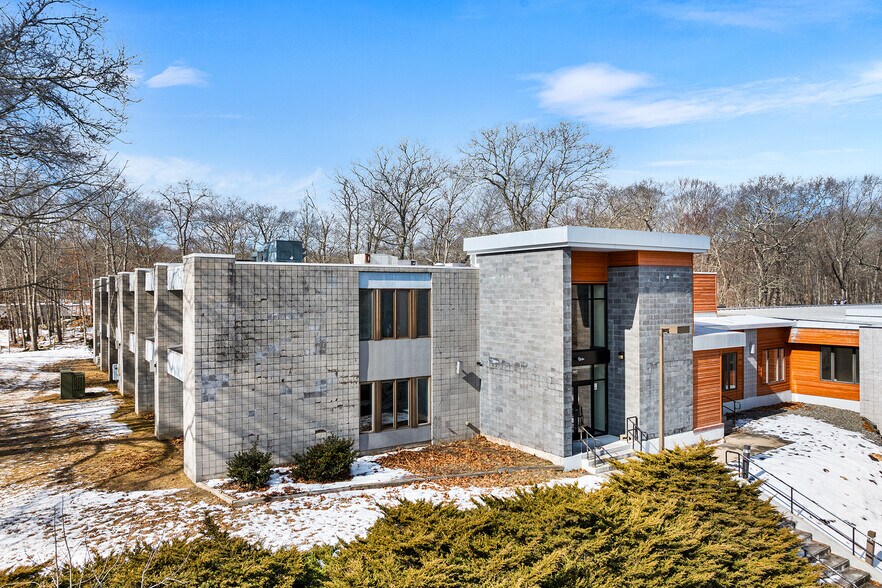 More Photos Of 183 Providence New London Tpke, North Stonington Unknown For Lease